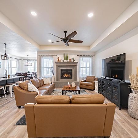 Teton Valley Getaway With Private Deck And Hot Tub! Ashton Esterno foto
